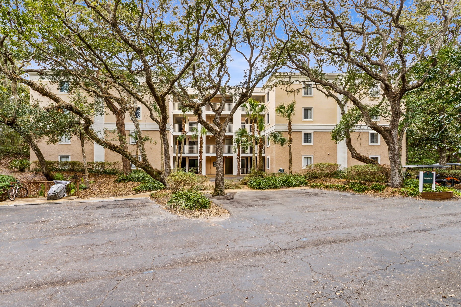 2117 BEACH WOOD 2117