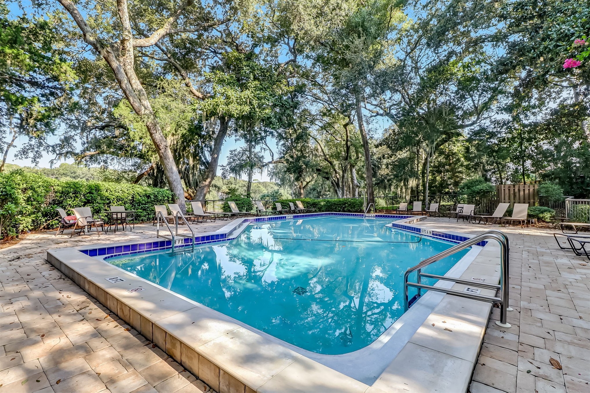2117 BEACH WOOD 2117