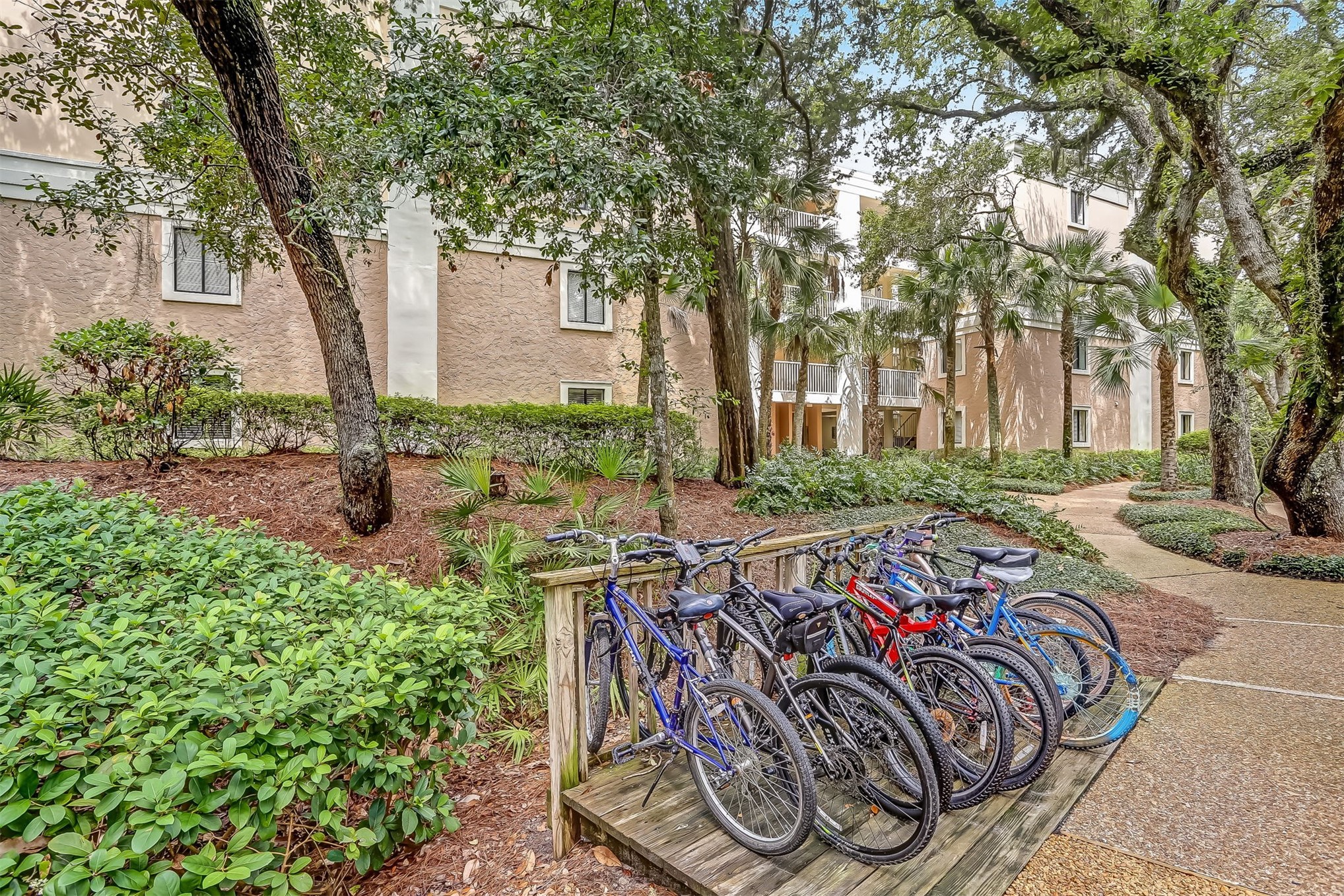 2117 BEACH WOOD 2117
