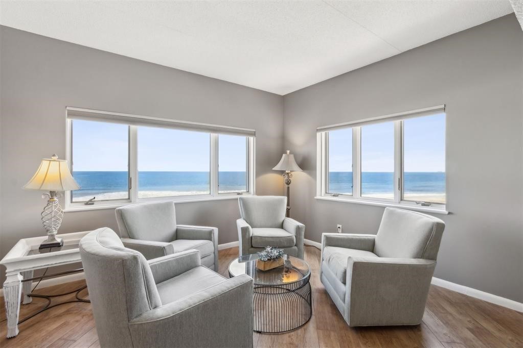 318 SANDCASTLES COURT 278