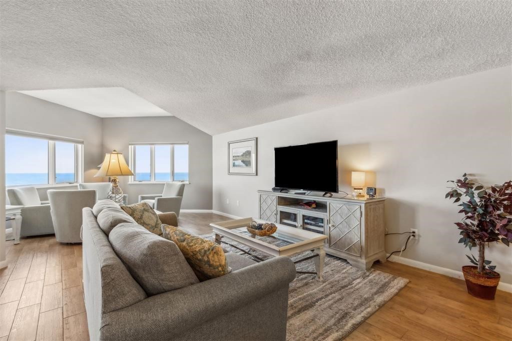 318 SANDCASTLES COURT 278