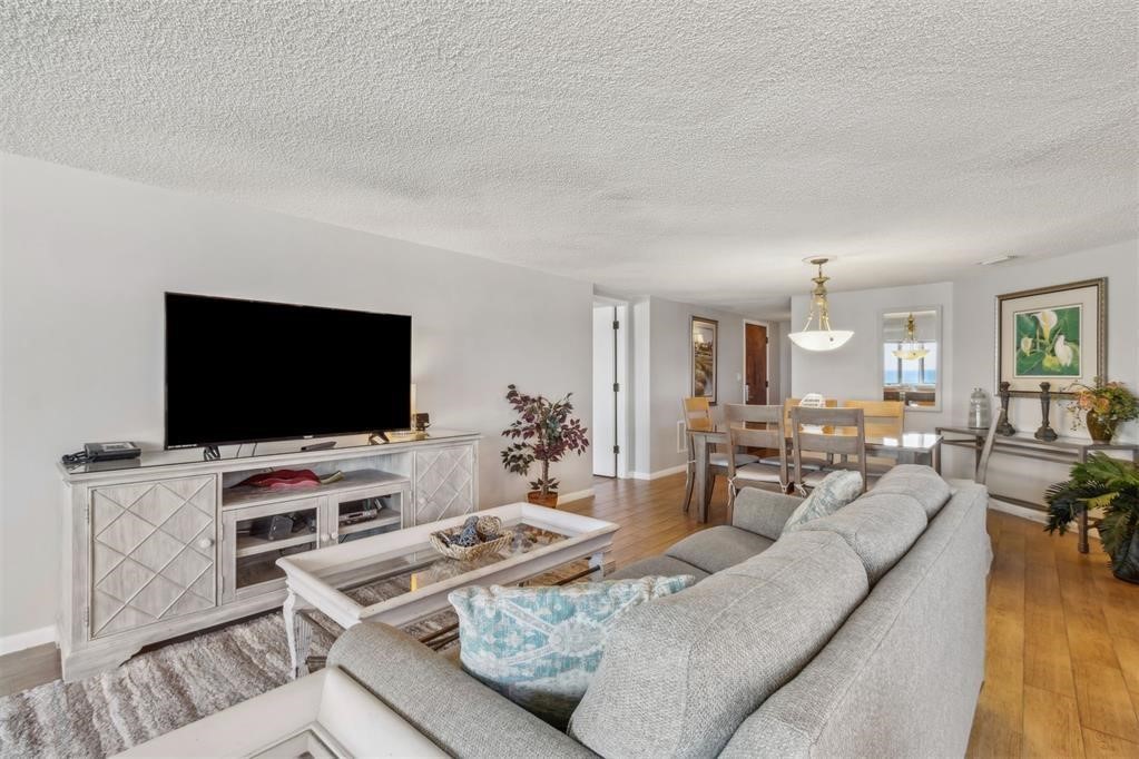 318 SANDCASTLES COURT 278