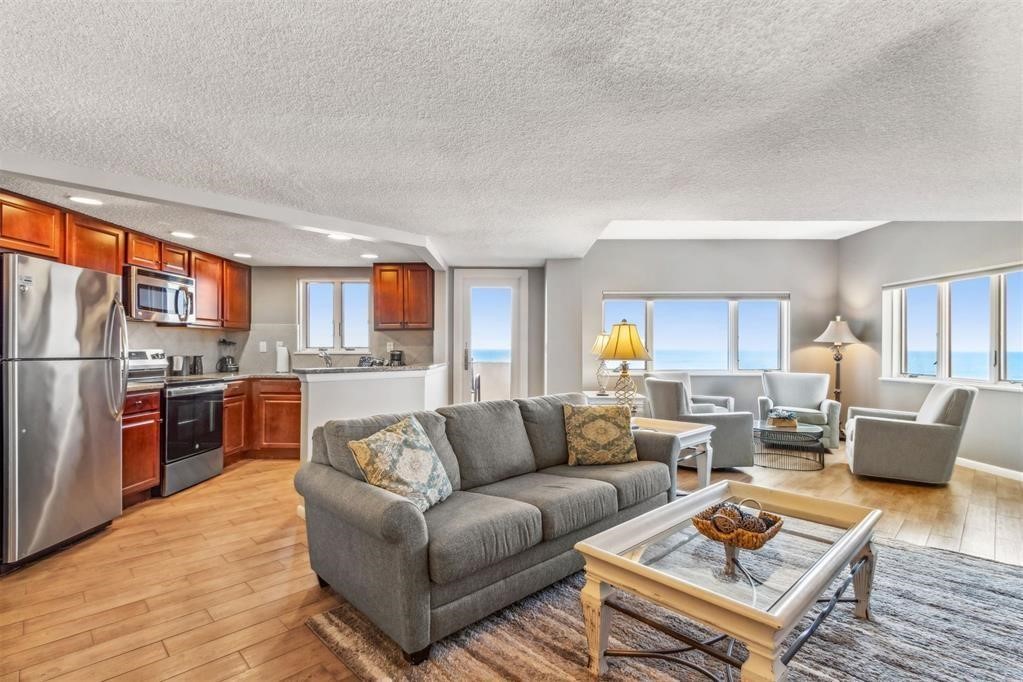 318 SANDCASTLES COURT 278