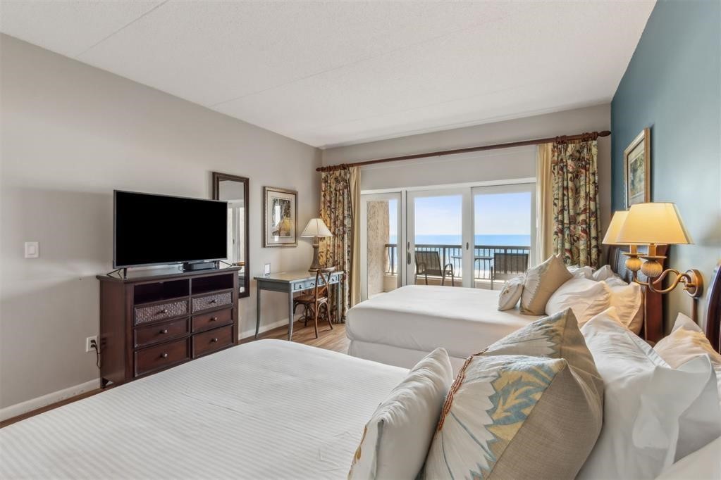 318 SANDCASTLES COURT 278