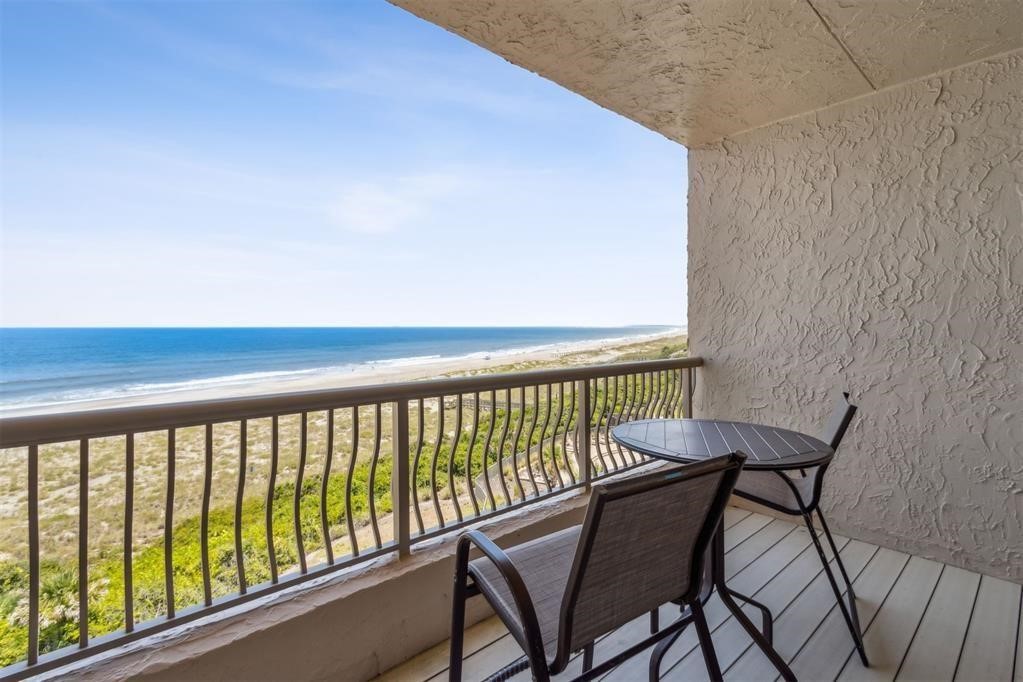 318 SANDCASTLES COURT 278
