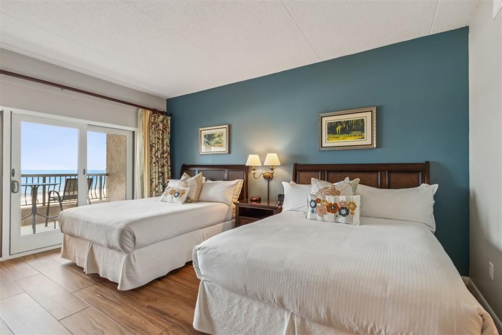 318 SANDCASTLES COURT 278