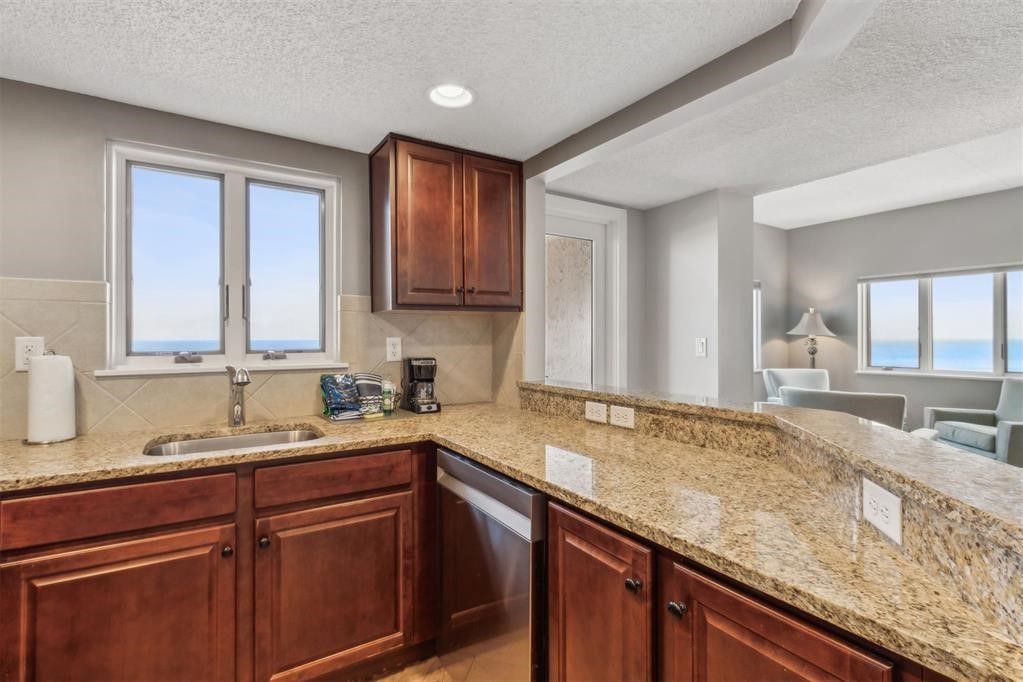 318 SANDCASTLES COURT 278