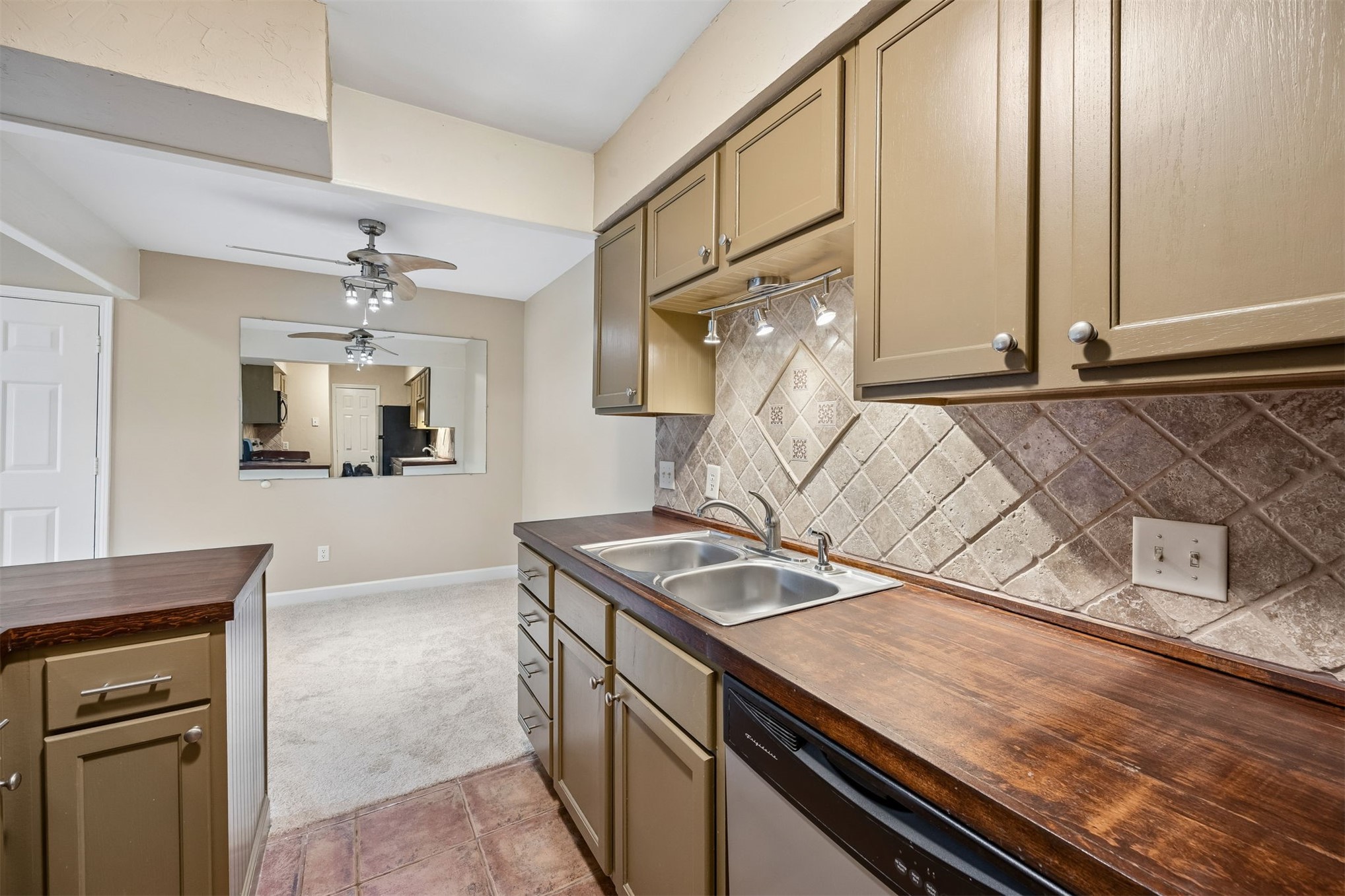 2885 FOREST RIDGE DRIVE U-5