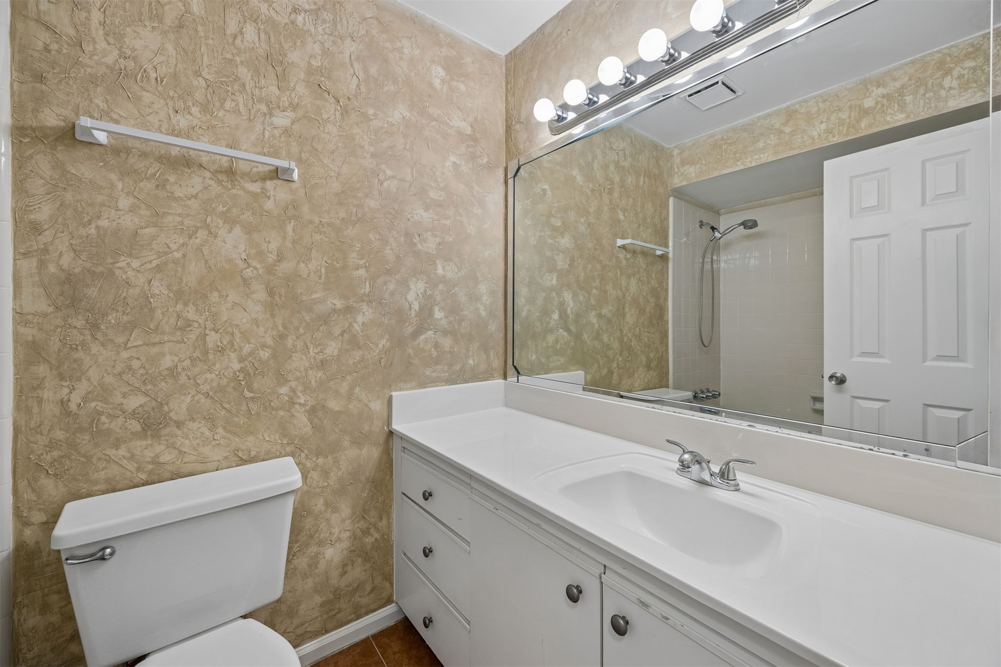 2885 FOREST RIDGE DRIVE U-5