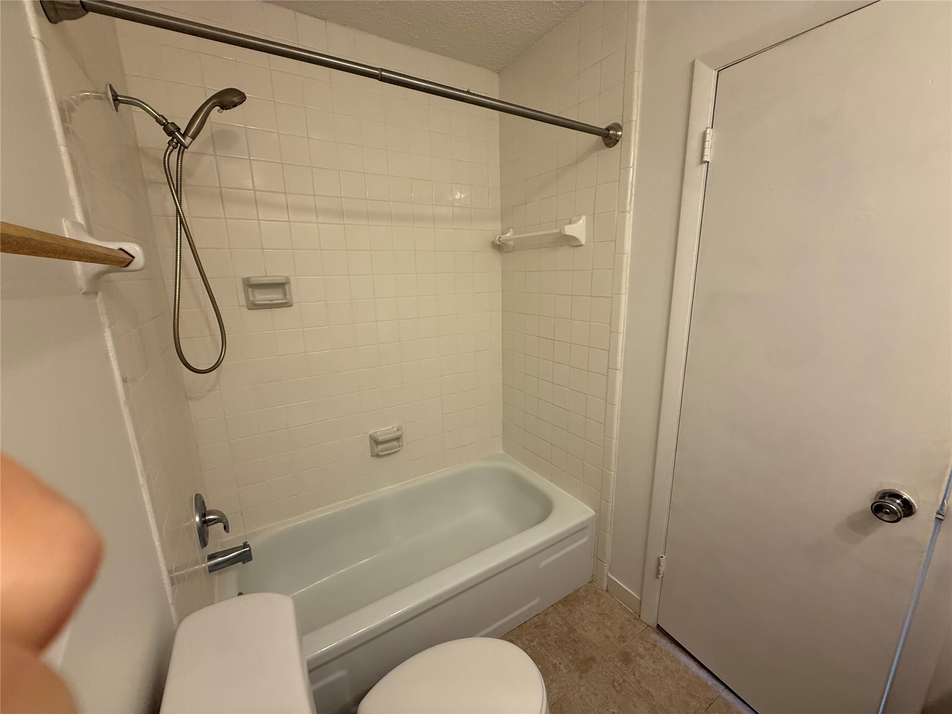 2700 MIZELL # 406B AVENUE