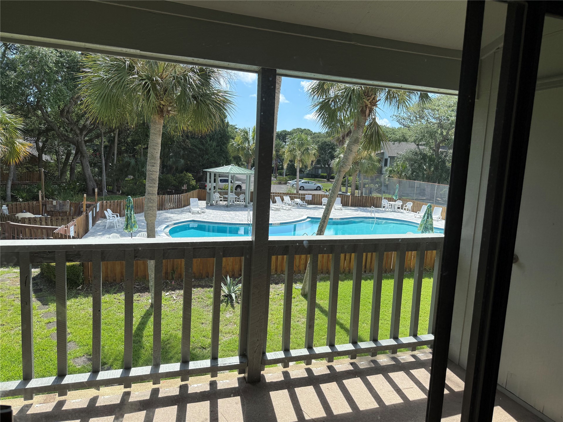 2700 MIZELL # 406B AVENUE