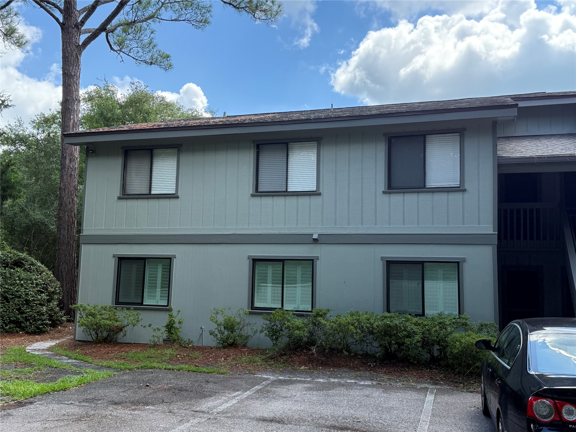 2700 MIZELL # 406B AVENUE