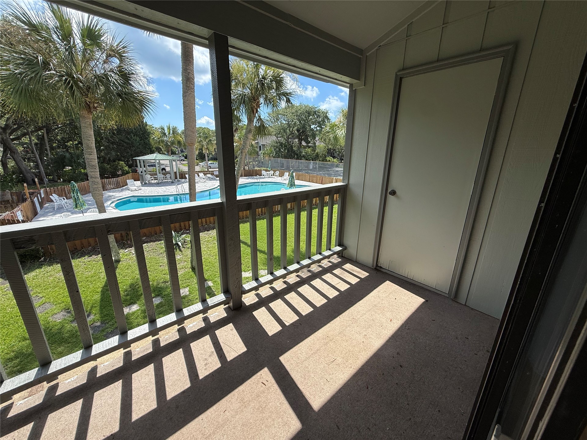 2700 MIZELL # 406B AVENUE