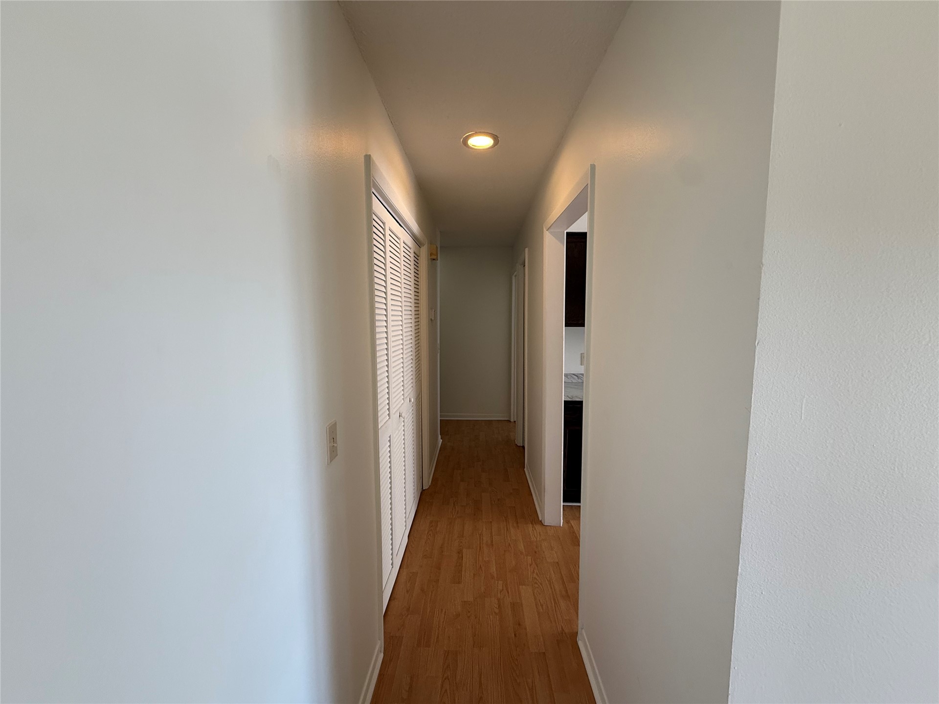 2700 MIZELL # 406B AVENUE