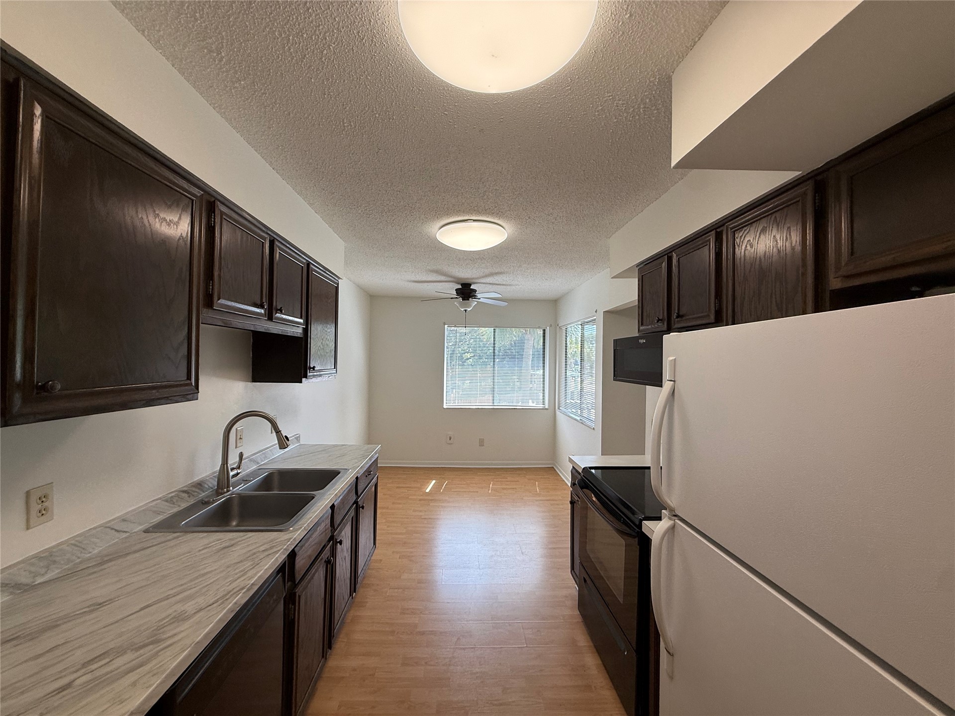 2700 MIZELL # 406B AVENUE