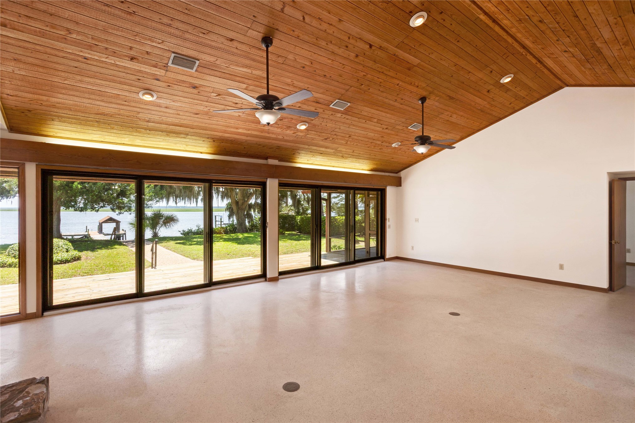 1209 MANUCY ROAD