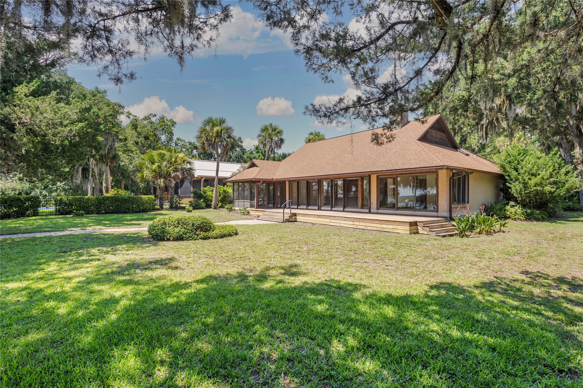 1209 MANUCY ROAD
