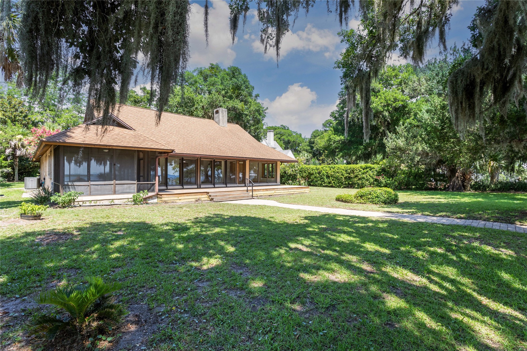 1209 MANUCY ROAD