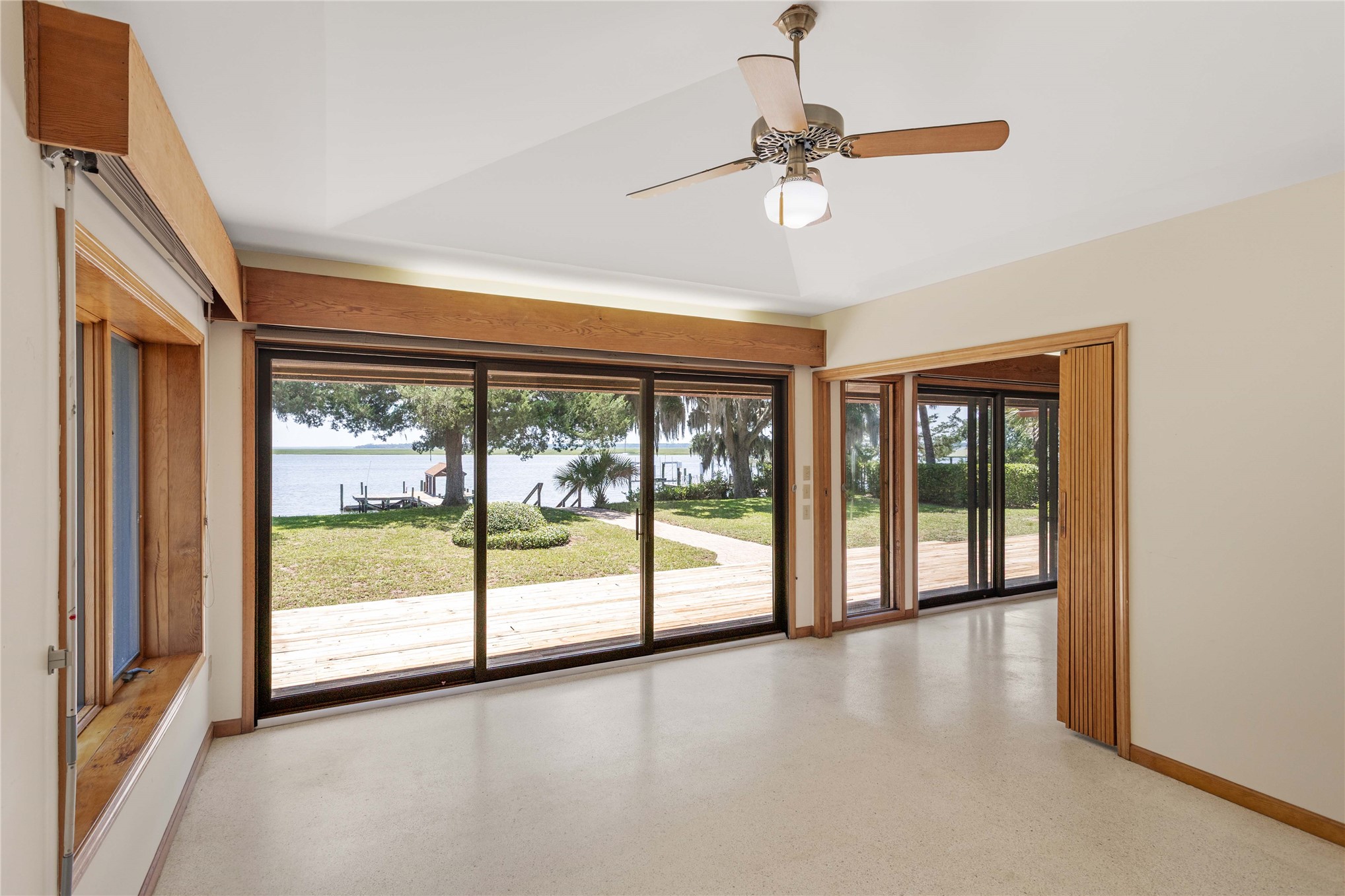 1209 MANUCY ROAD