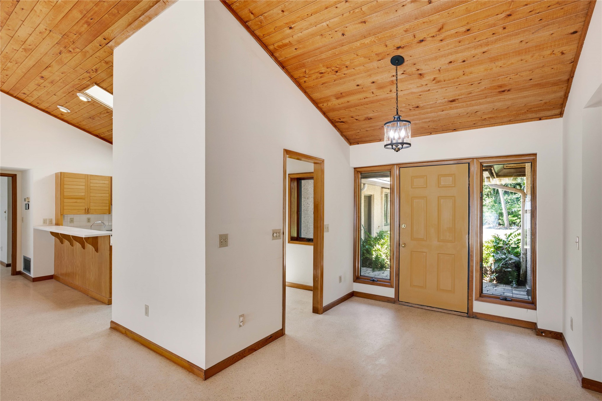 1209 MANUCY ROAD