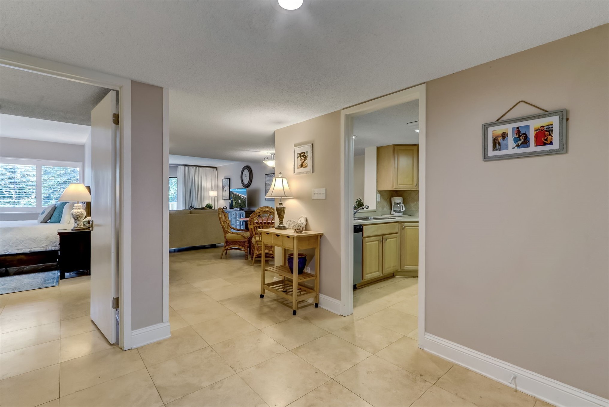 2122 BEACH WOOD ROAD 2122