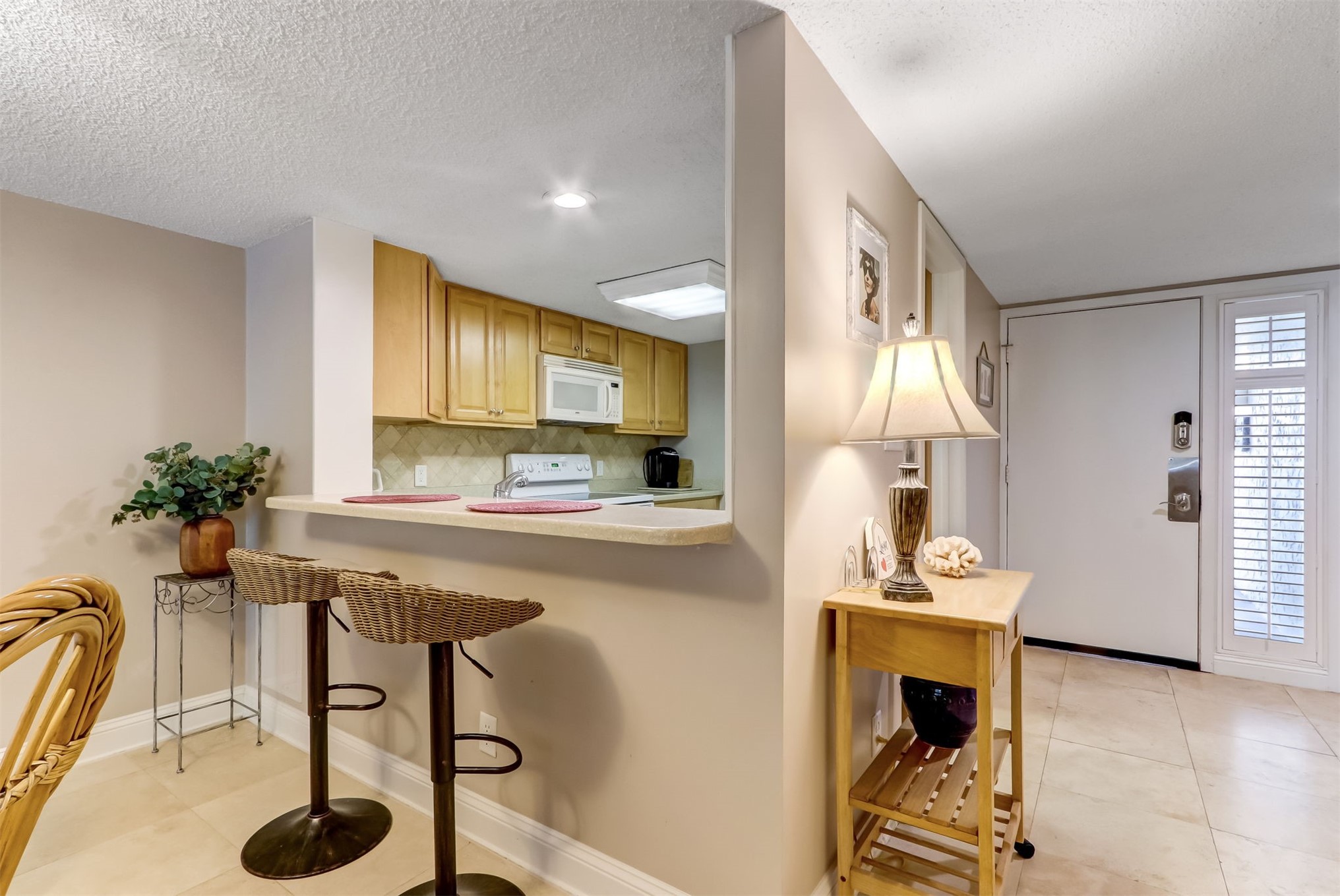 2122 BEACH WOOD ROAD 2122