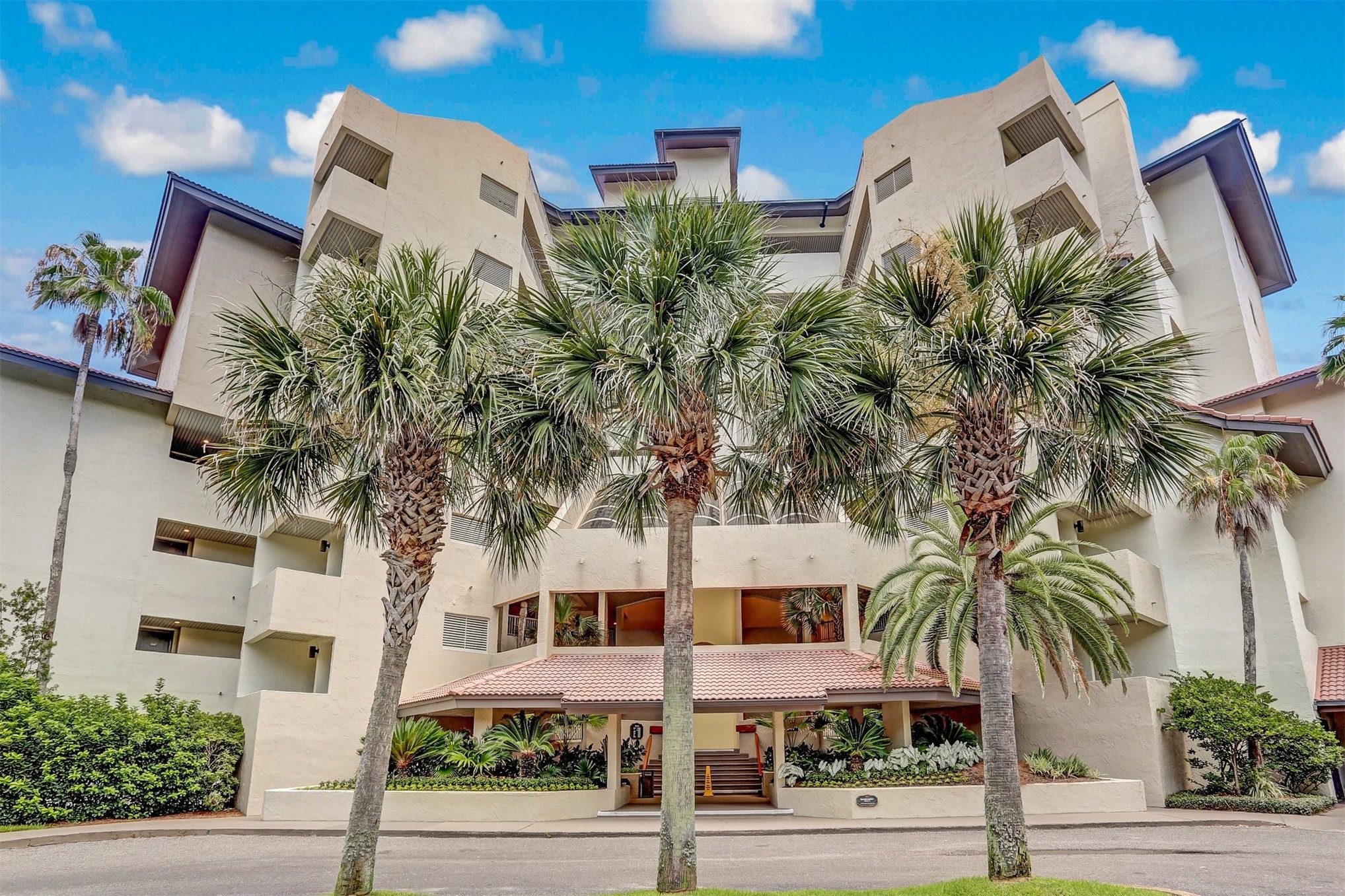 223 SANDCASTLES COURT 213