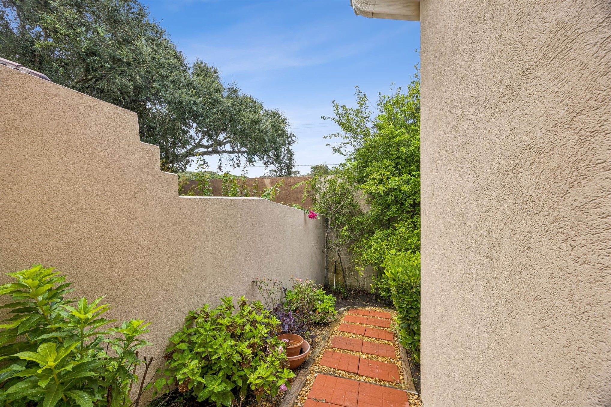 8228 RESIDENCE COURT