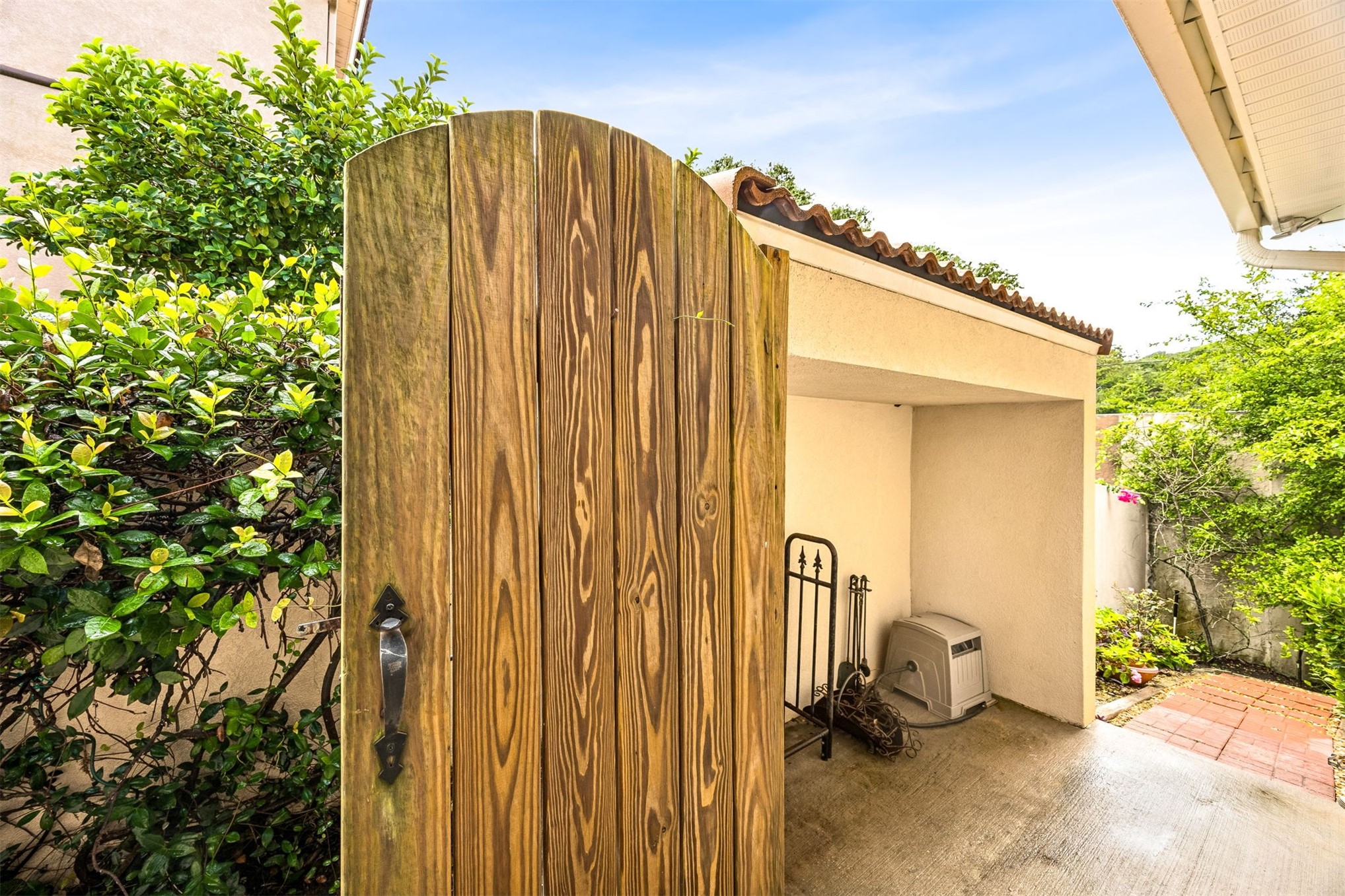 8228 RESIDENCE COURT