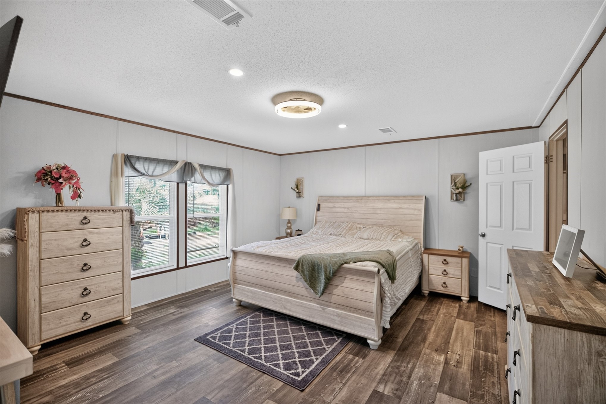 85036 DUSTY LANE
