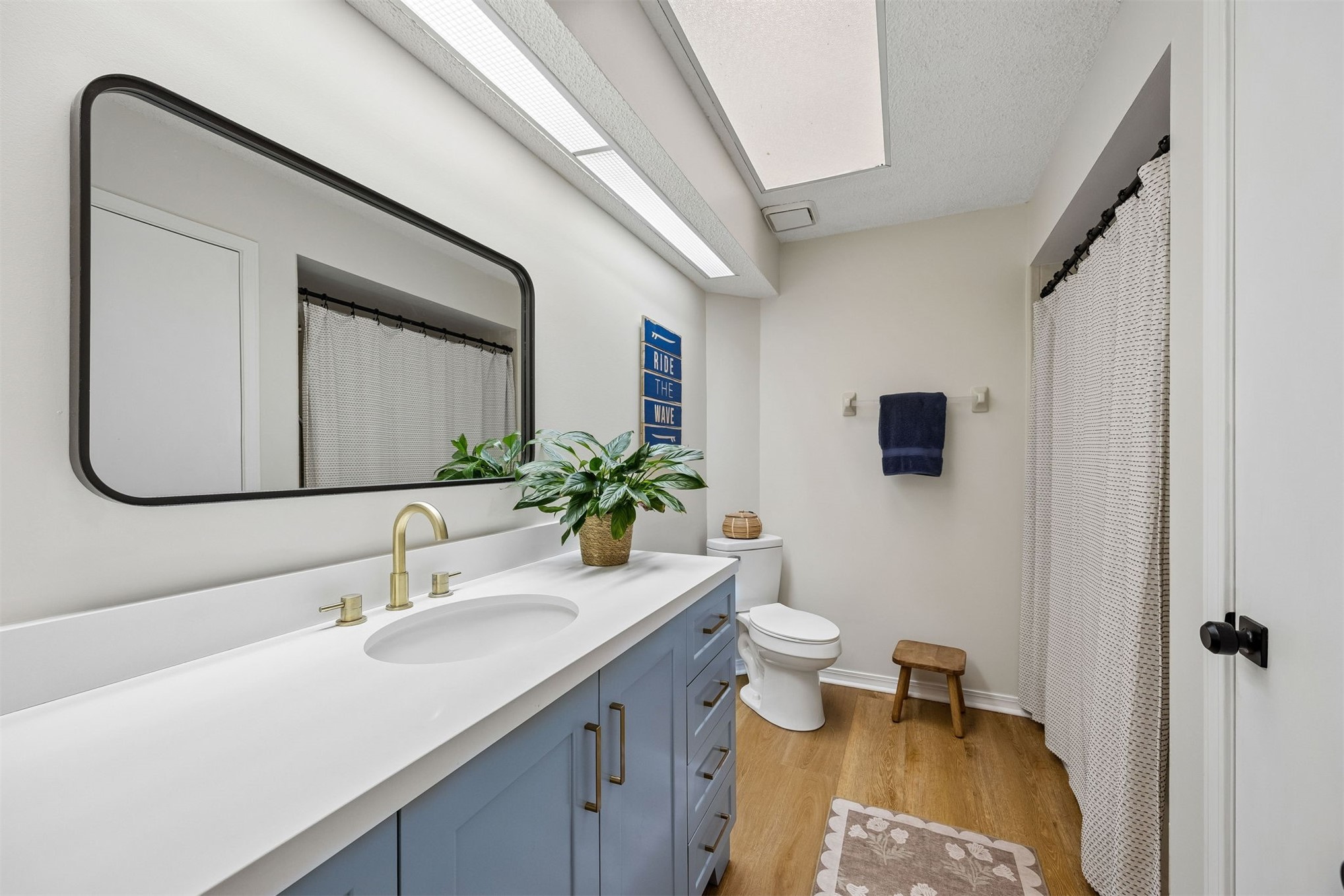 1604 CANTERBURY LANE
