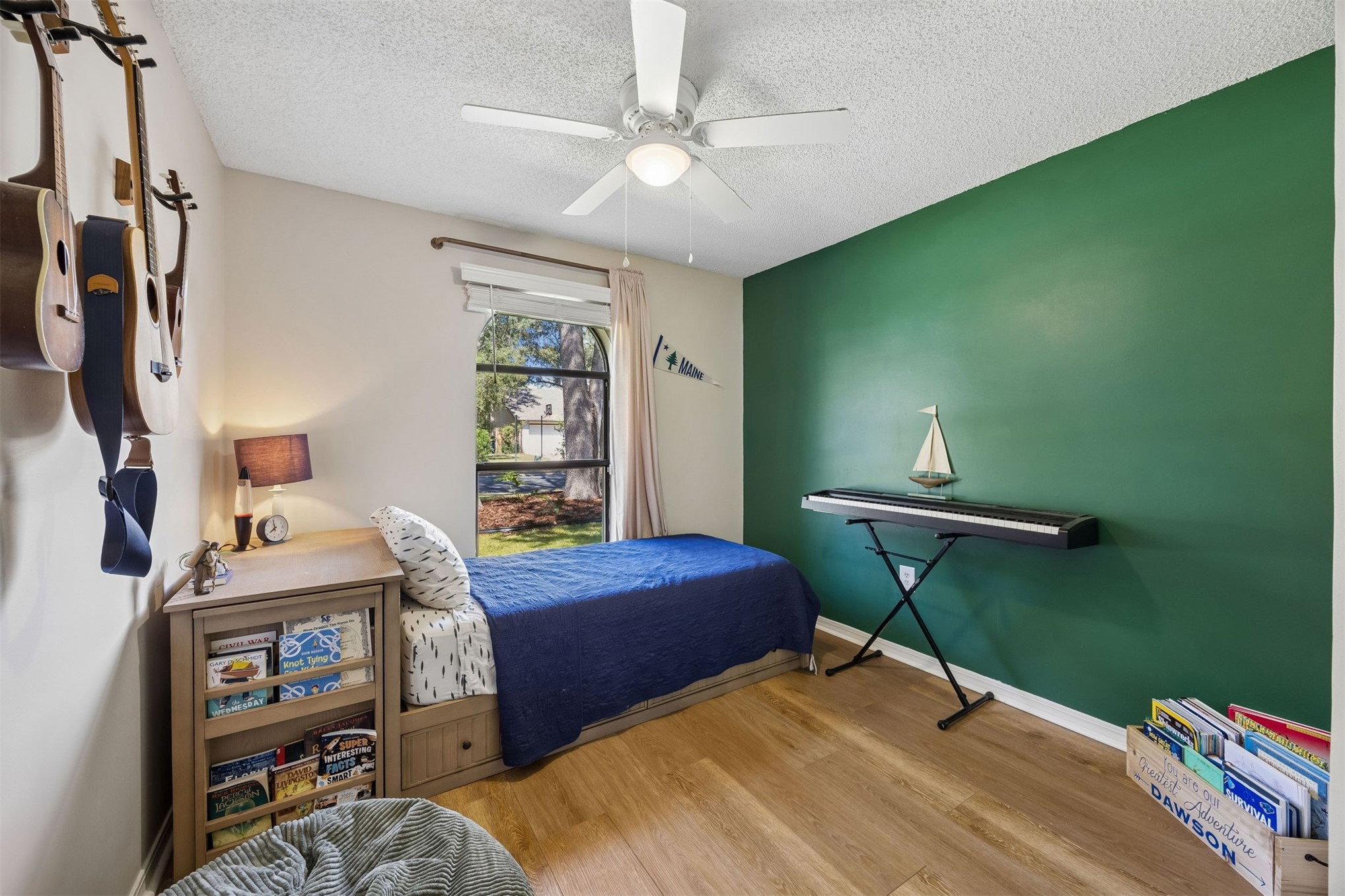1604 CANTERBURY LANE