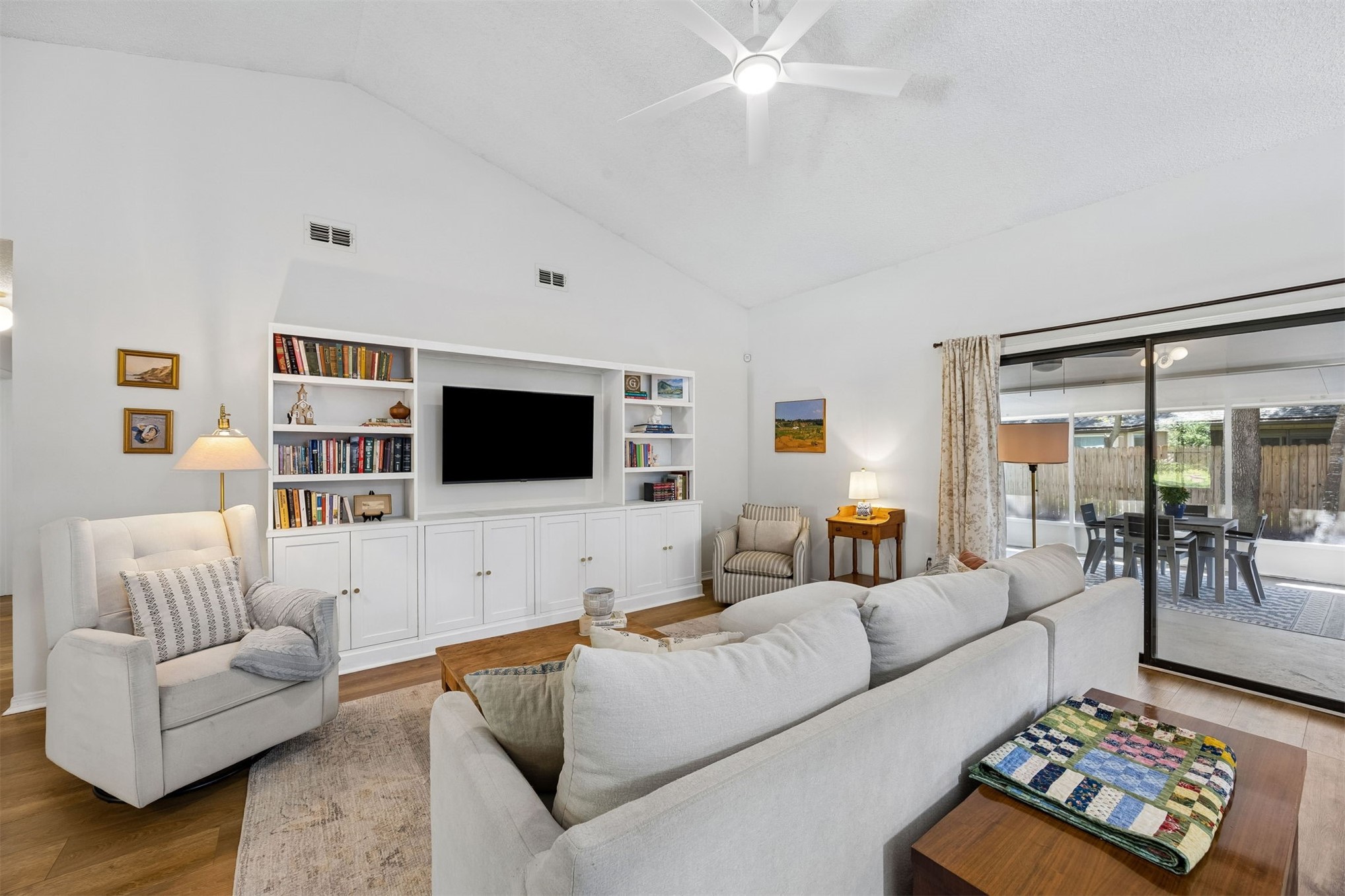 1604 CANTERBURY LANE