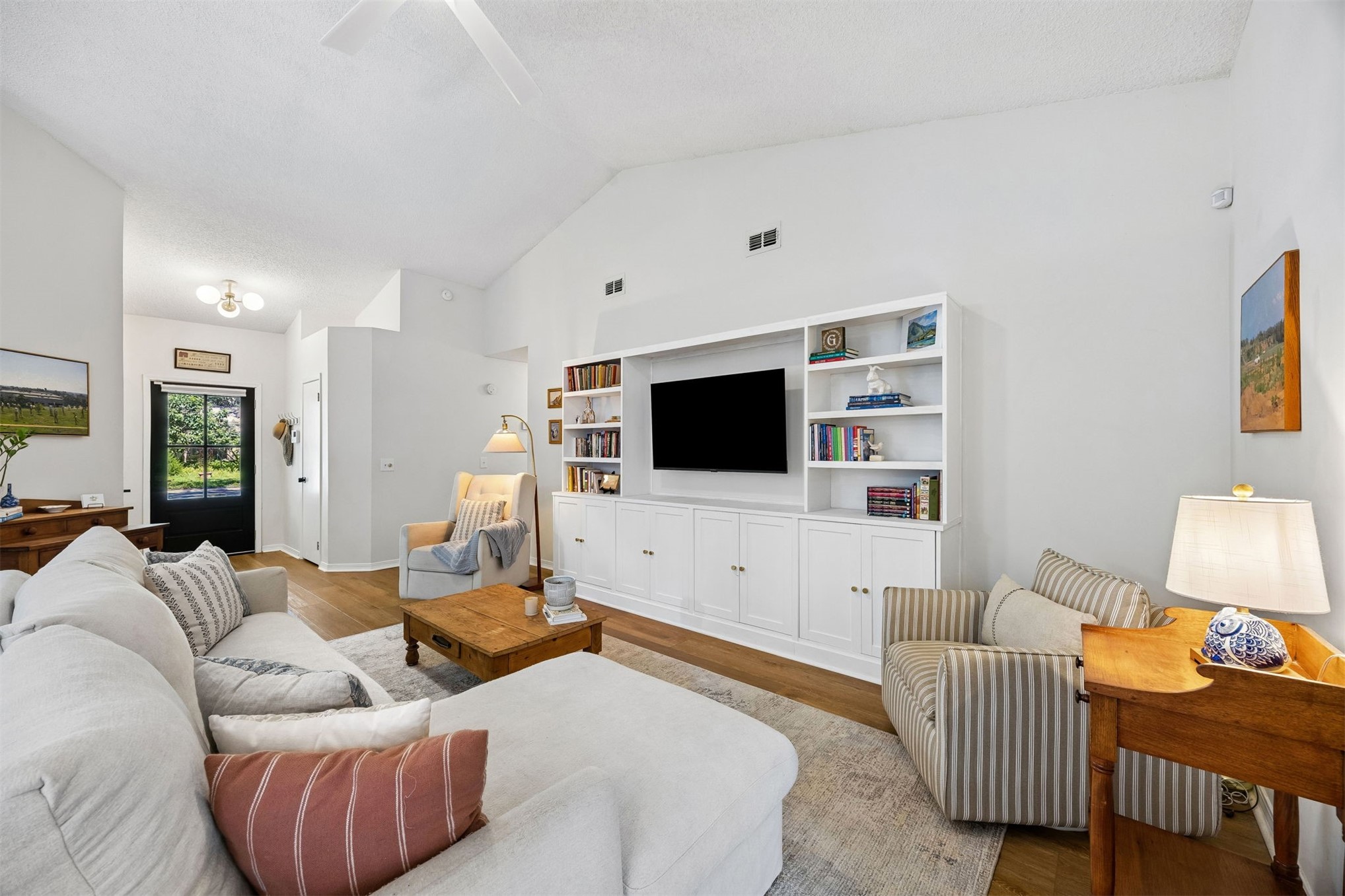 1604 CANTERBURY LANE
