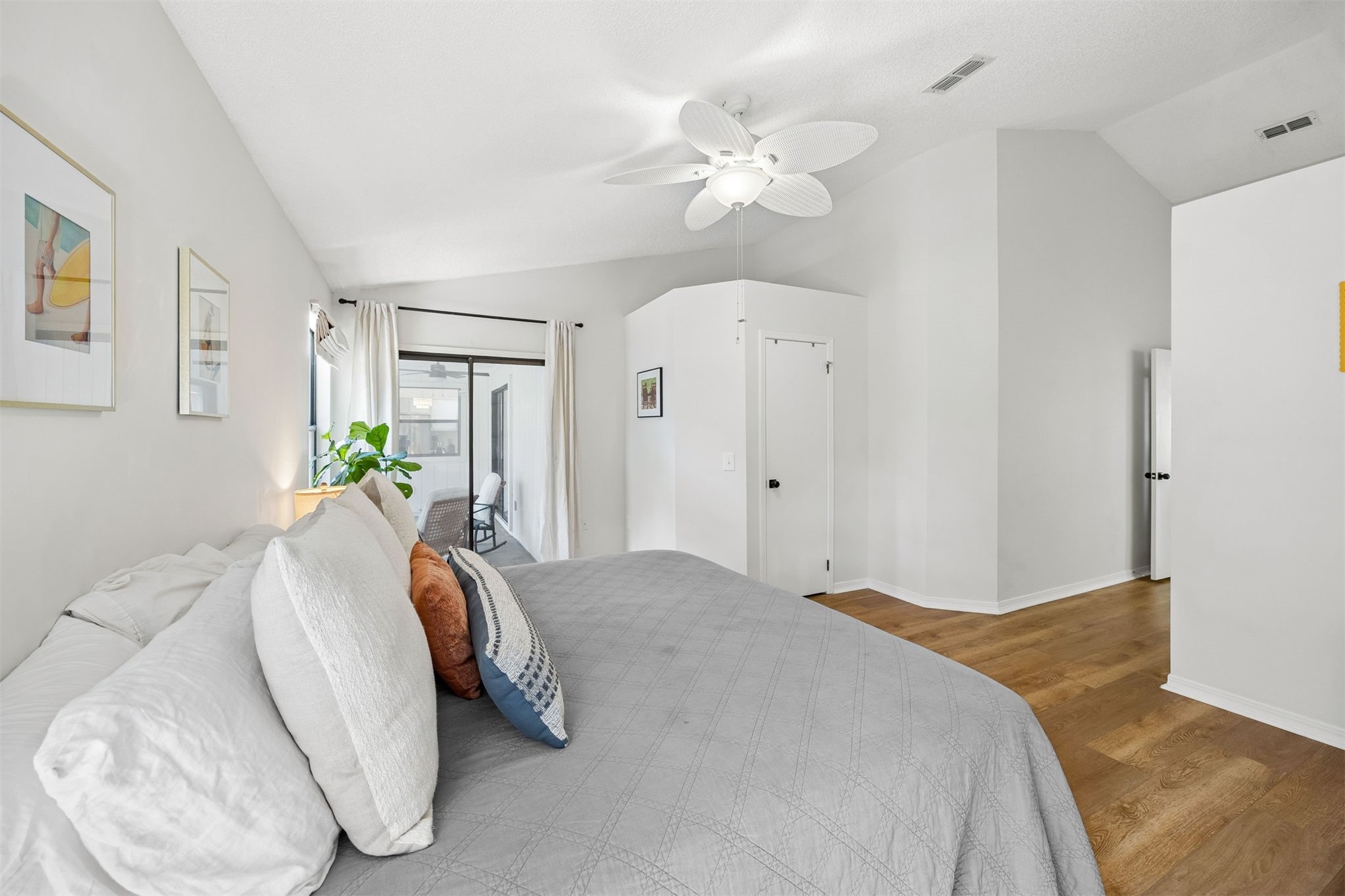 1604 CANTERBURY LANE