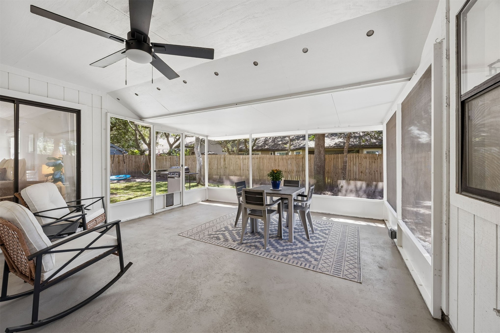 1604 CANTERBURY LANE
