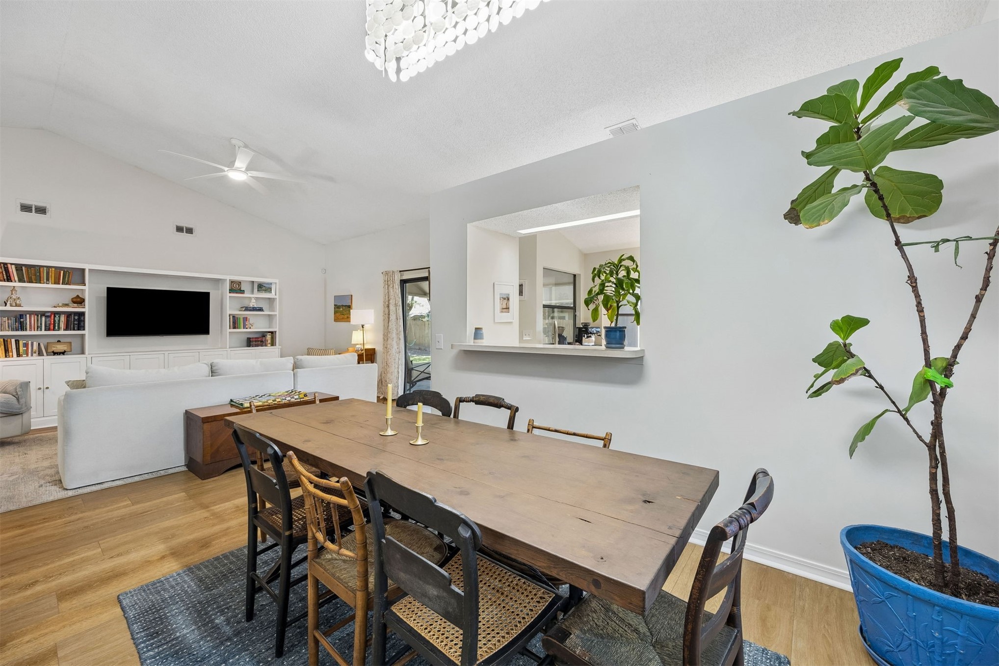1604 CANTERBURY LANE
