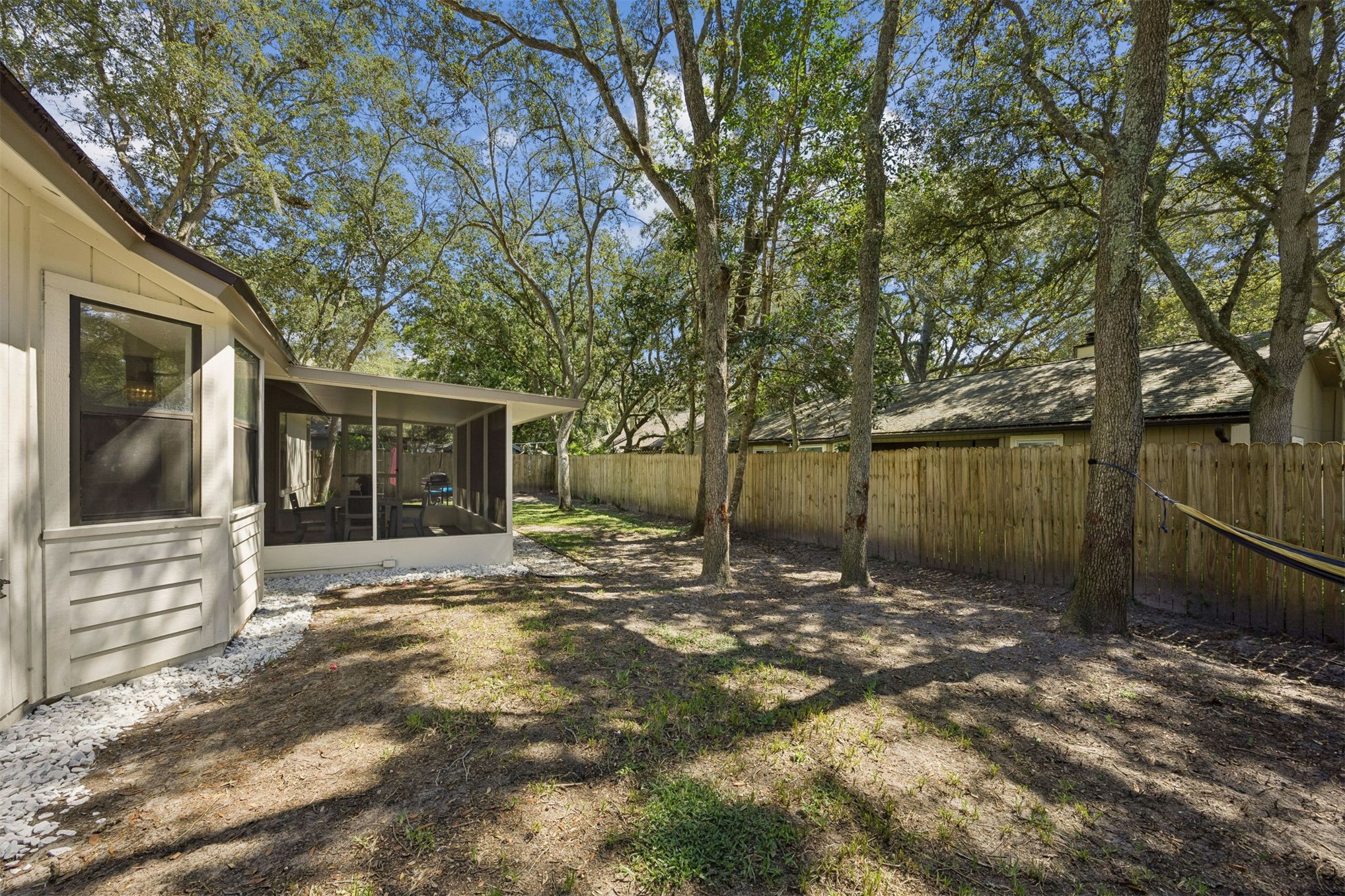 1604 CANTERBURY LANE