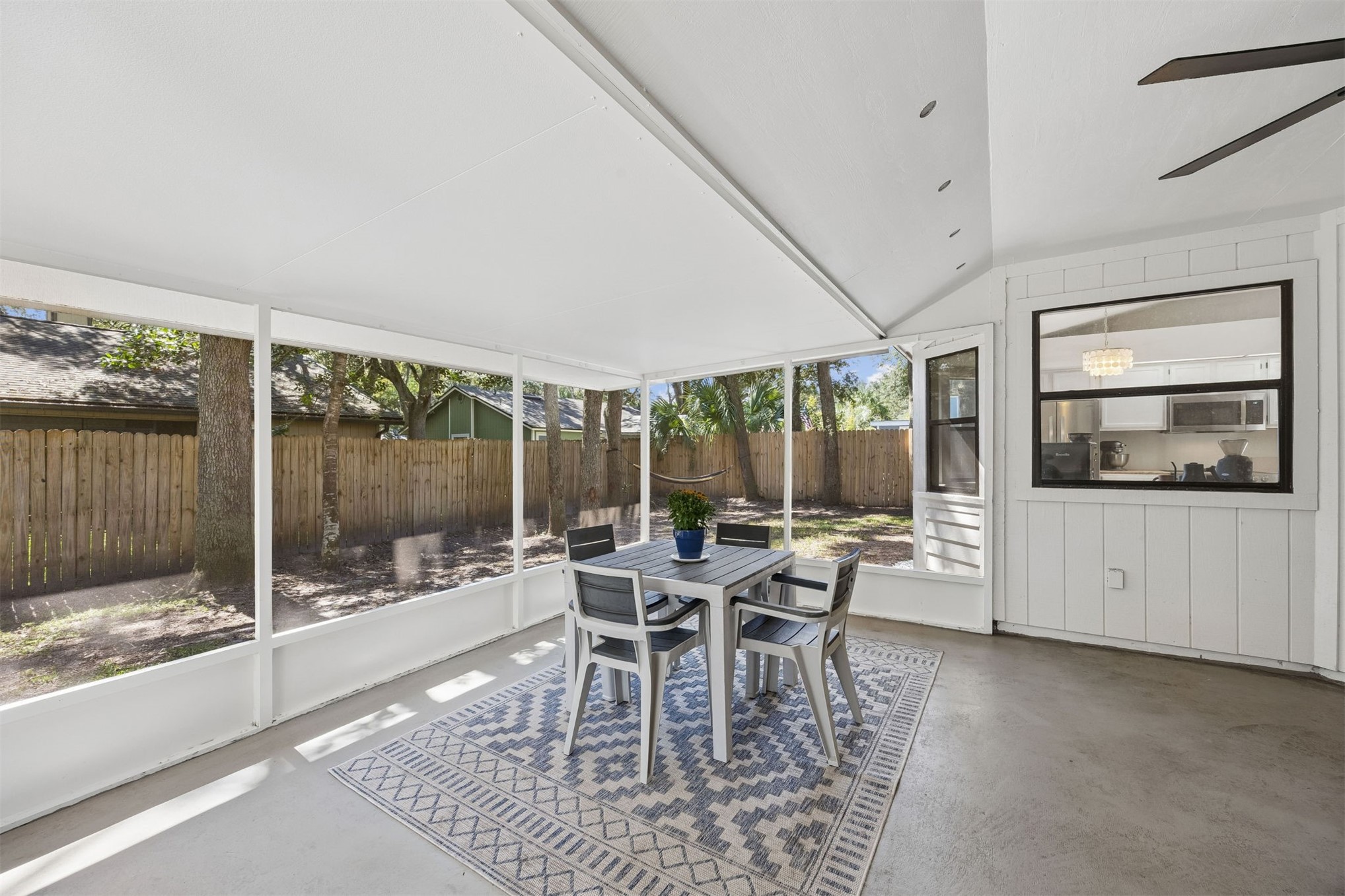 1604 CANTERBURY LANE