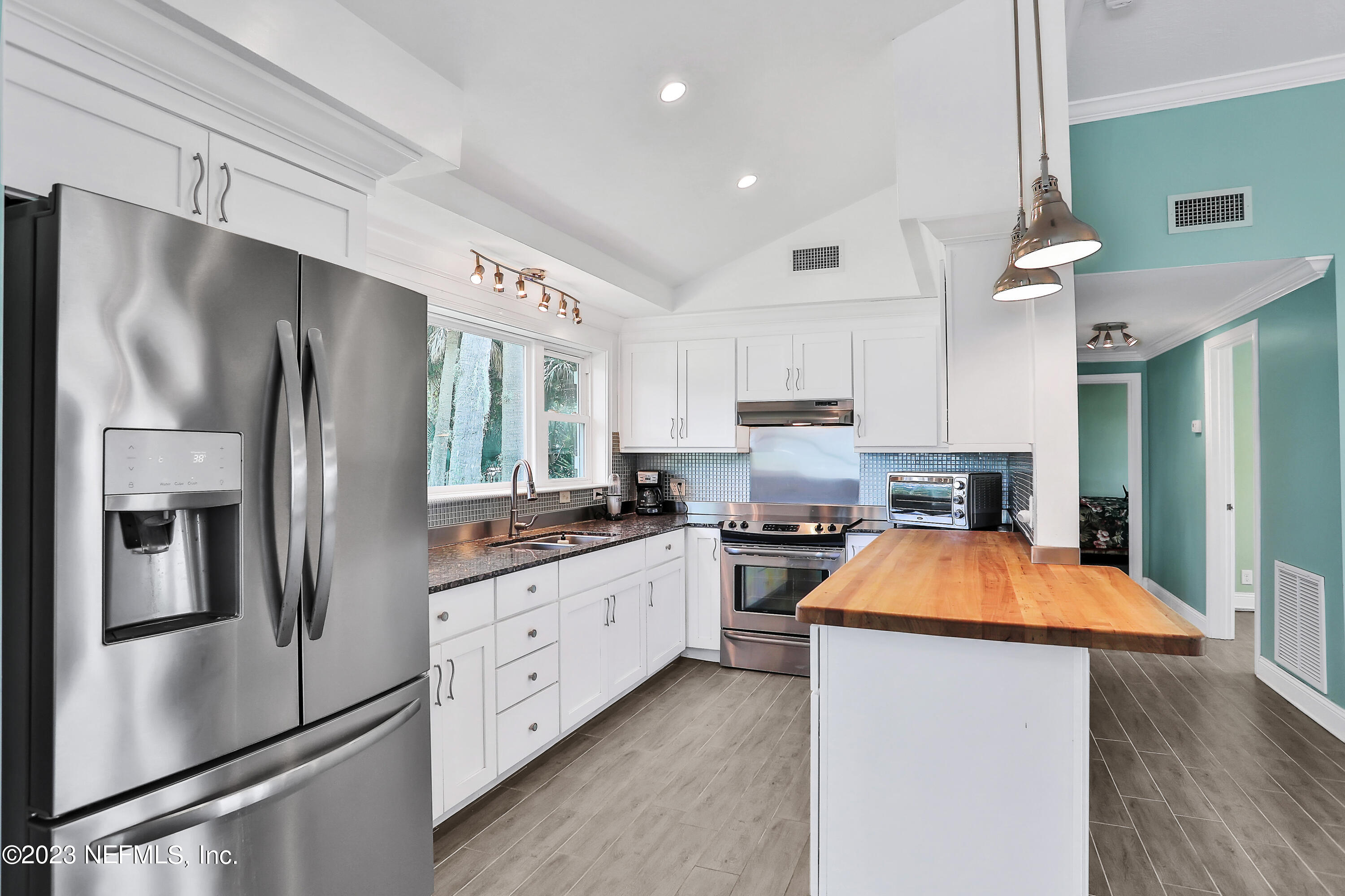 5756 HECKSCHER Drive