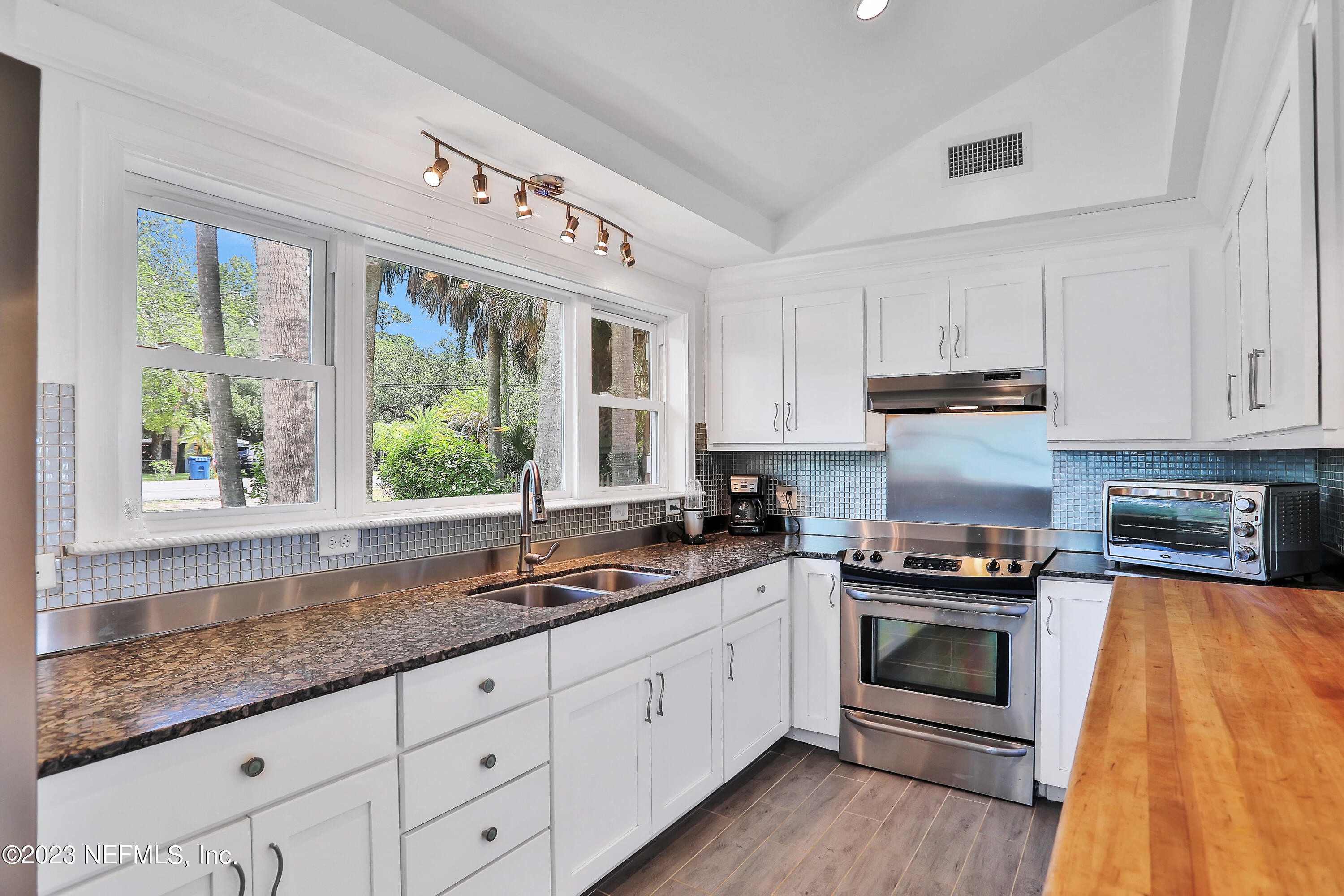5756 HECKSCHER Drive