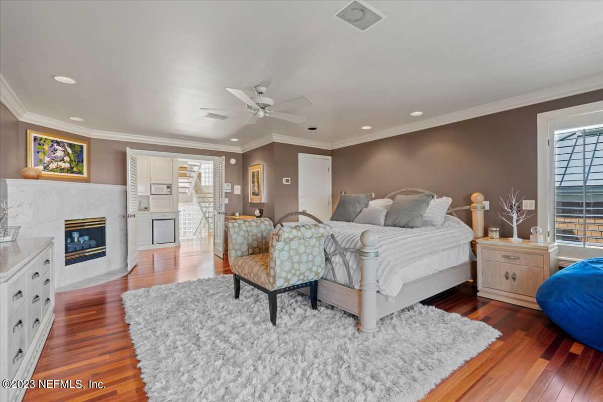 2395 OCEAN BREEZE Court