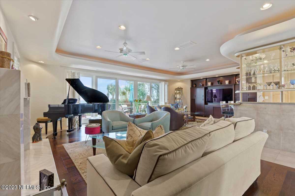 2395 OCEAN BREEZE Court