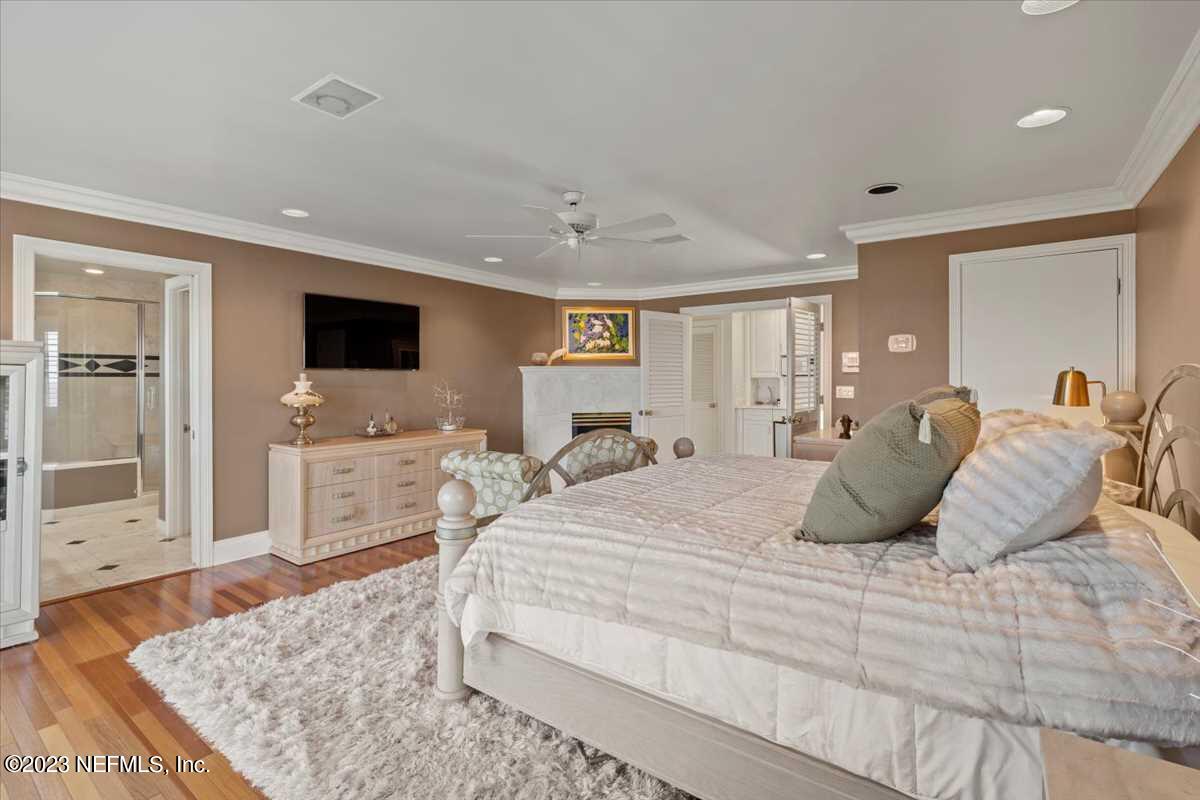 2395 OCEAN BREEZE Court