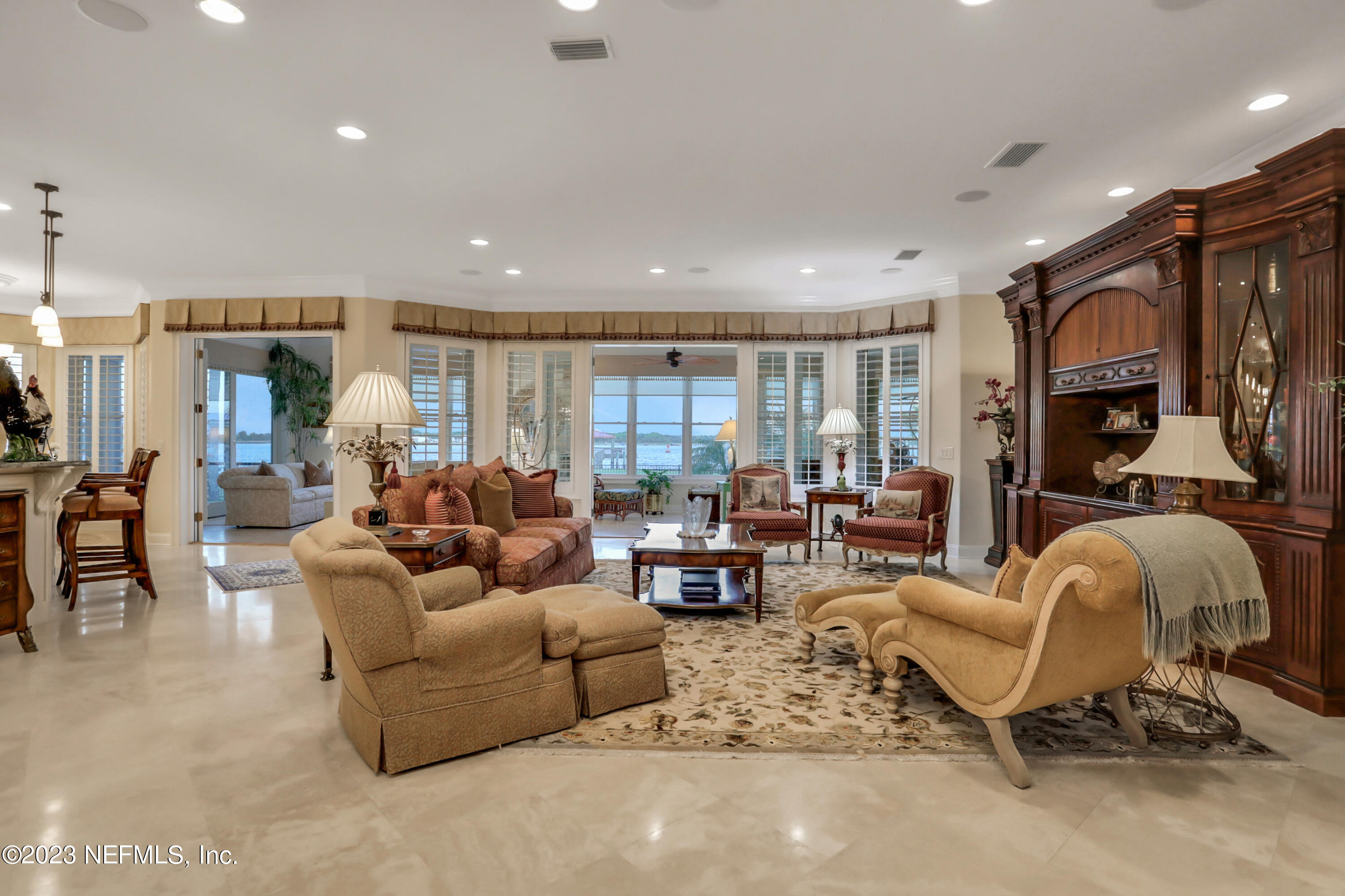 9294 HECKSCHER Drive