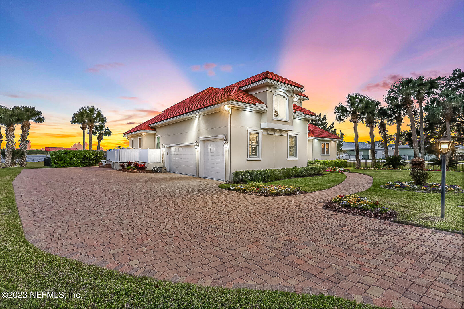 9294 HECKSCHER Drive