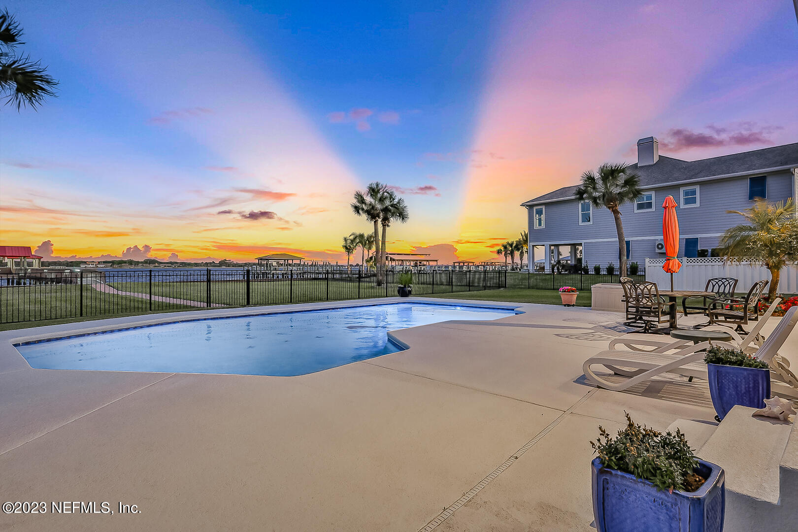 9294 HECKSCHER Drive