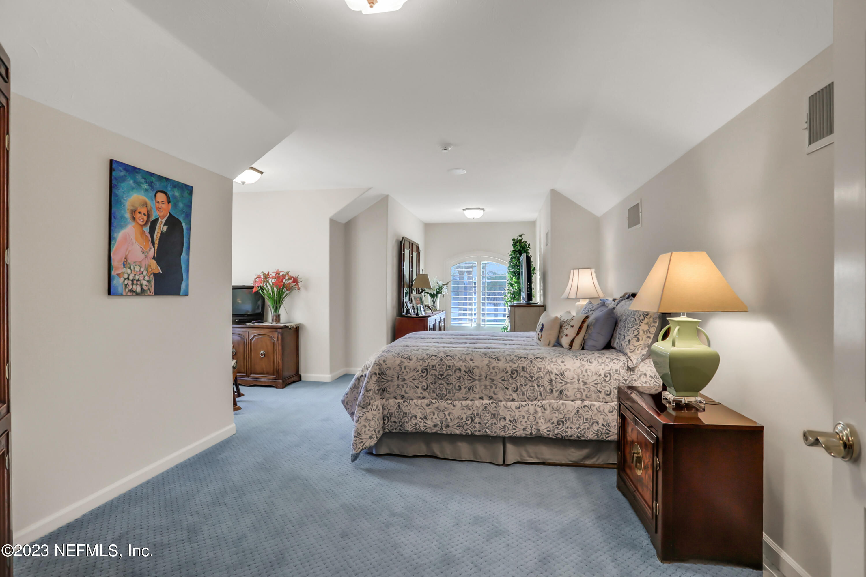 9294 HECKSCHER Drive