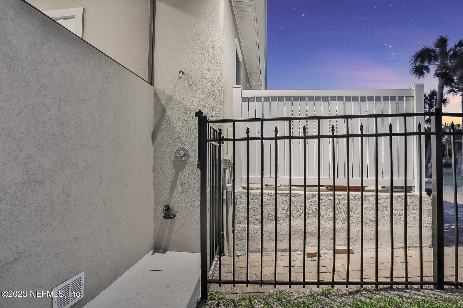 9294 HECKSCHER Drive