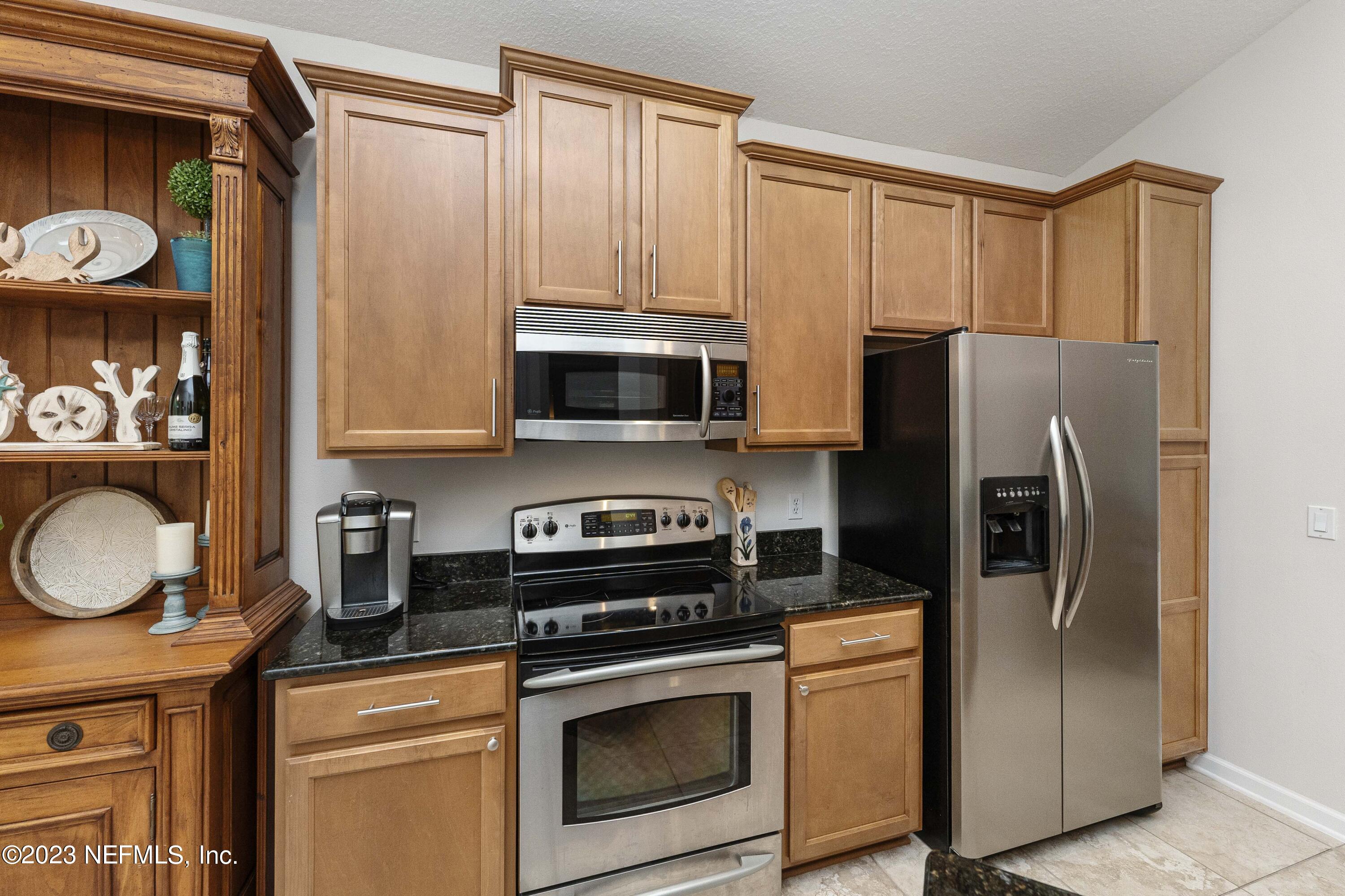 3143 E BANISTER Road